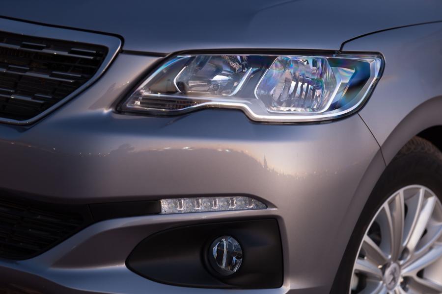 Детали экстерьера Peugeot 301 2016 года  (фото 7 из 40)